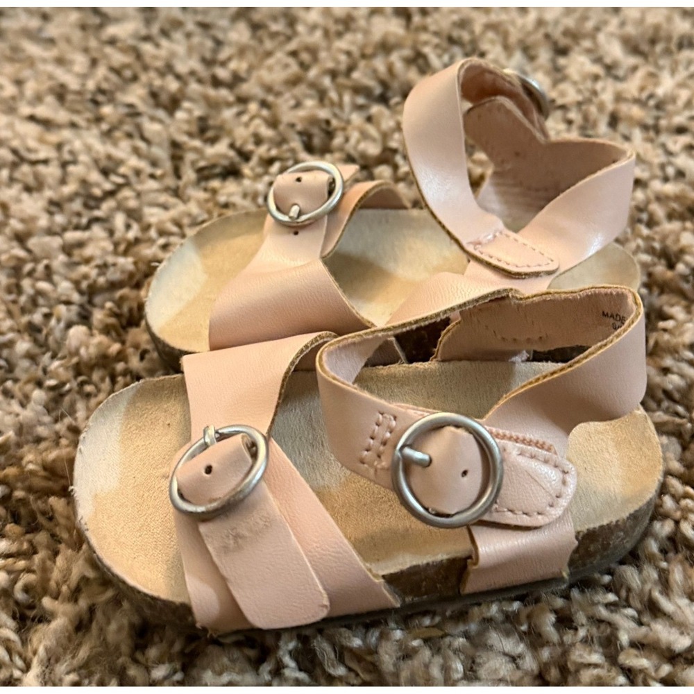 Old Navy Baby Girl Preppy Pink Earth Sandals Size 3-6 Months